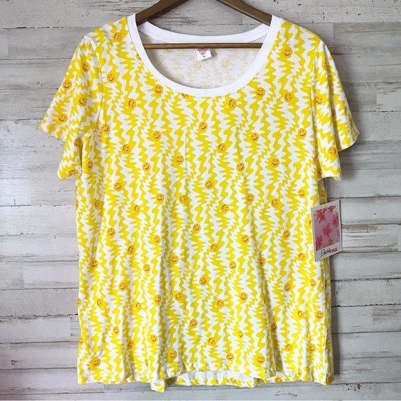 NWT Smiley Zigzag Tee 1x - Picture 1 of 5